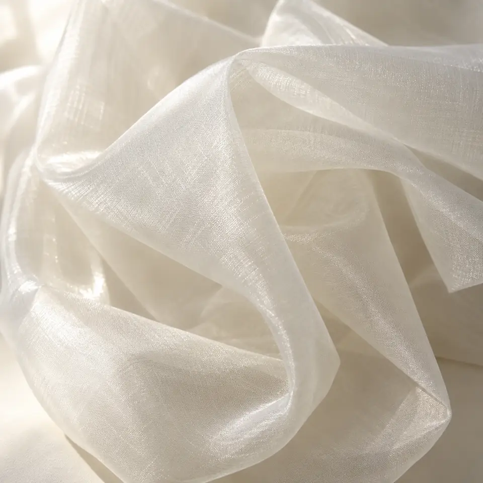 Organza: bridal fabric (illustration)