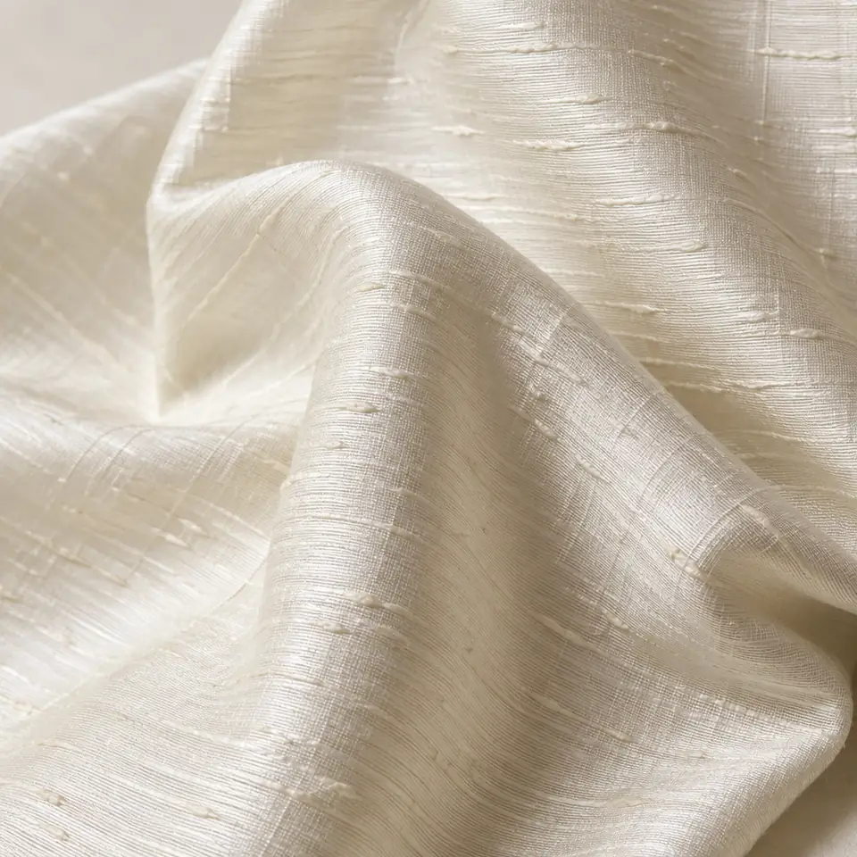 Silk shantung: bridal fabric (illustration)